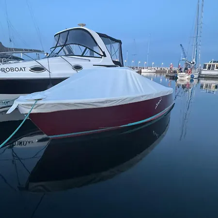 Classic Boat ספינת מלון *