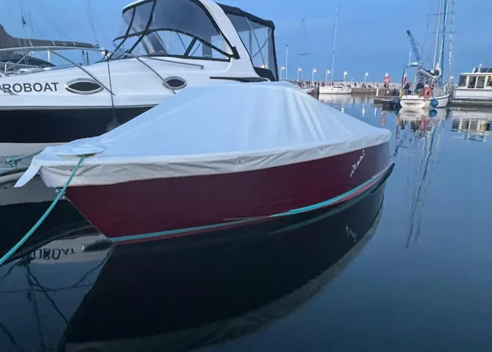 Classic Boat ספינת מלון *